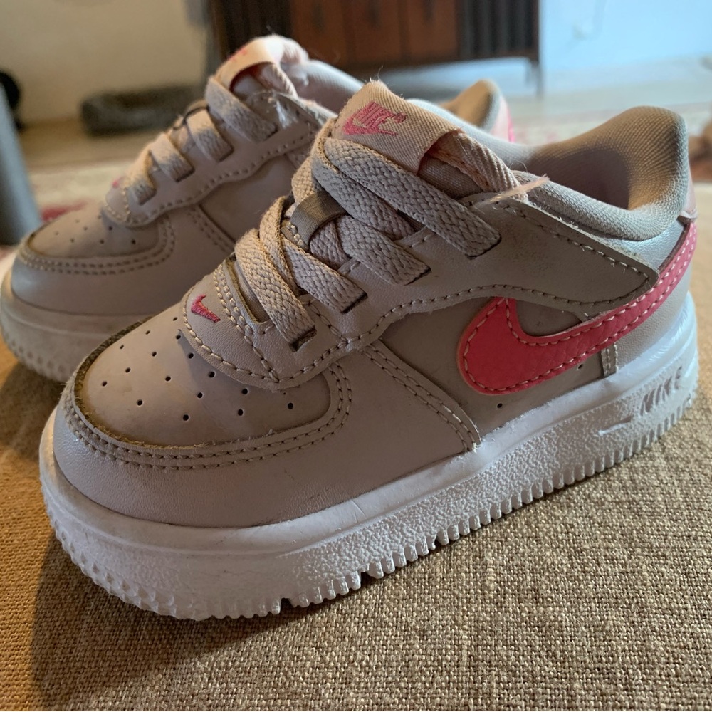 Girls pink toddler Nike Force 1 Low